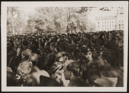 After the liberation of the Wöbbelin camp, US troops forced the townspeople of Ludwigslust to bury the bodies of prisoners killed ... [LCID: 09273]