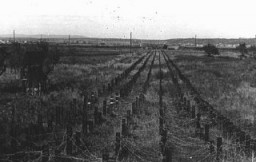 Vista de um trecho da "Linha Maginot", um muro de caráter defensivo construído pelos franceses após a Primeira Guerra Mundial para deter a invasão alemã.  Foto tirada na França, em torno de junho de 1940.
