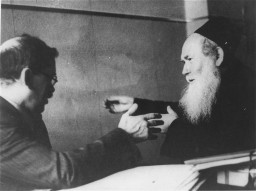 Yitzhak Gitterman (left)