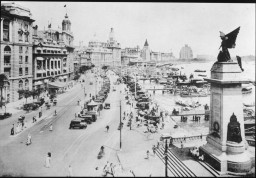 Bund, la famosa calle portuaria de Shanghai, en los años treinta.