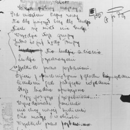 Sebuah halaman dari buku harian Eugenia Hochberg, yang ditulisnya saat bersembunyi di Brody, Polandia. Halaman ini berisikan waktu-waktu peristiwa penting yang terjadi selama perang, seperti kematian dan deportasi keluarga dan teman. Brody, Polandia, Juli 1943 - Maret 1944.