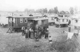Marzahn, kamp penahanan pertama untuk orang Roma (Gipsi) di Reich Ketiga. Jerman, tanggal tidak diketahui.
