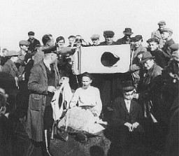 Humiliation publique de Juifs. Tarnów, Pologne, 1940.