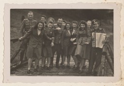 The SS female auxiliaries (Helferinnen) run down a ramp in Solahütte to the music of an accordion. [LCID: 34587]