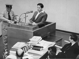 Abraham Lewenson testifica en el proceso de Adolf Eichmann.