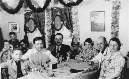 Jewish refugees aboard the refugee ship "St. Louis." [LCID: 80285]