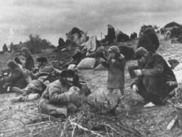 Беженцы в СССР, после германского вторжения на территорию Советского Союза 22 июня 1941 года. СССР, между 1941 и 1944 годами.