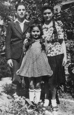 A brother and sisters, members of a Jewish family; one of the sisters pictured here, along with other family members, did not survive ... [LCID: 07791]