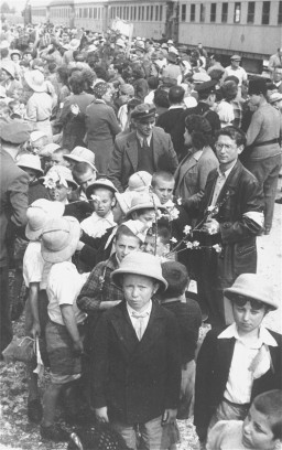 A group of Polish Jewish refugee children, known as the "Tehran Children," arrives in Palestine via Iran. [LCID: 88539]