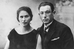 A prewar photograph of Basia and Moshe Golden (Gordon) taken ca. 1922–1925 in Swieciany, Poland (now Lithuania).
Basia, along with two of their four children, Boruch and Teyva, were shot at the Ponary killing site by SS men and their Lithuanian collaborators in September 1943. Moshe died in the Klooga concentration camp. Two of their children survived, Niusia and Rwya.
This photograph was saved by Niusia (now Anna Nodel) while she was in hiding.