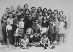 A group of children who were sheltered in Le Chambon-sur-Lignon, a town in southern France. [LCID: 08745]