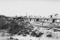 Vue du camp russe (Camp de l’hôpital ), une section du camp de concentration de Mauthausen, prise après la libération.