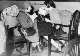 Two Austrian refugee children, part of a group of predominantly Jewish refugee children on a Children's Transport (Kindertransport), ... [LCID: 81309]