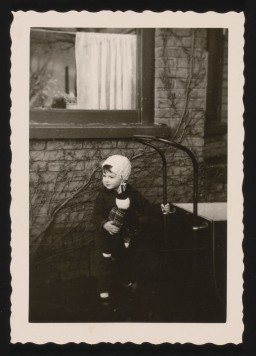 In 1942, Henrietta and Herman Goslinski went into hiding to avoid deportation from the Netherlands. [LCID: 56548]