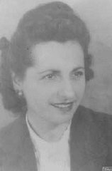 Hermine Orsi accueillit un certain nombre de Juifs chez elle et en aida d’autres à trouver refuge au Chambon-sur-Lignon. Yad Vashem l’a reconnue en tant que “Juste parmi les Nations.” Marseille, France, 1940.