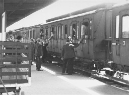 Departure of a train of German Jews being deported to Theresienstadt. [LCID: 5140]