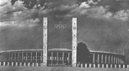 A berlini Reich sportpálya központi elemét képező olimpiai stadion látképe.