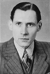 کارل-هاینتس کوسرو، یکی از اعضای فرقه مذهبی شاهدان یهوه، که به دلیل اعتقادات مذهبی خود به دست نازی ها زندانی شد.