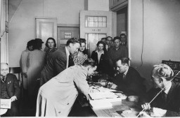 Danish refugees register in Sweden after escaping from Denmark. [LCID: 62202]