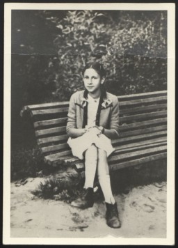 In 1942, eleven-year-old Dawid Tennenbaum went into hiding with his mother, settling in the Lvov region as Christians. [LCID: 60282]