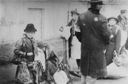Jewish deportees from Luxembourg, Austria, and Czechoslovakia during deportation from the Lodz ghetto to the Chelmno killing center. [LCID: 28075]