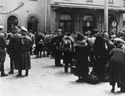 Deportation of German Jews from the train station in Hanau to Theresienstadt. [LCID: 5143]