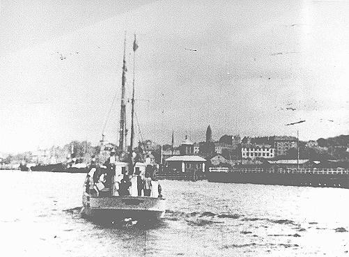 Jewish refugees being rescued aboard a Danish fishing boat bound for Sweden. [LCID: 62182]