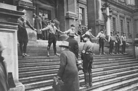 Nazis block Jews from entering the University of Vienna.