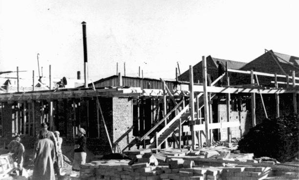 Construction of Oskar Schindler's armaments factory in Bruennlitz. [LCID: 03385]