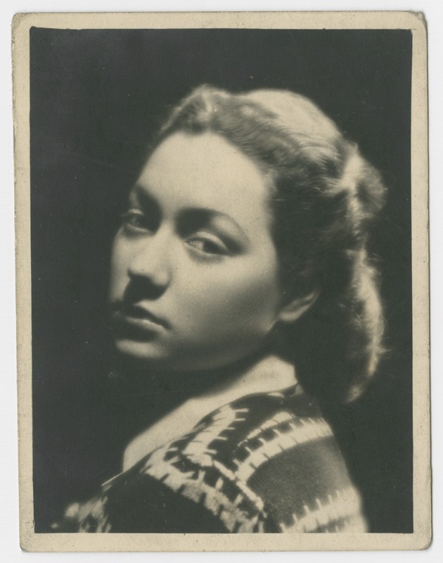 Close-up portrait of Miriam Wattenberg (Mary Berg). [LCID: 75308]