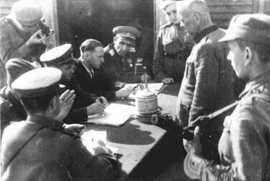  Interrogation of SS Lieutenant Colonel Anton Thernes by the Special Penal Court of Lublin for Nazi crimes conducted in the Majdanek ... [LCID: 50595]