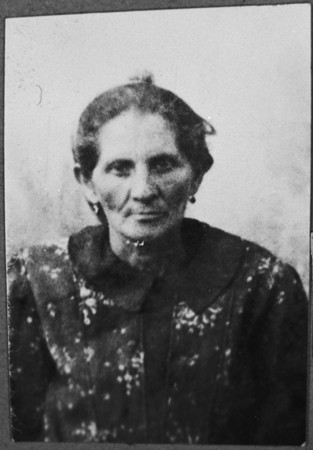 Portrait of Hana Ergas, wife of Isak Ergas. She lived at Zmayeva 20 in Bitola. [LCID: 92361]