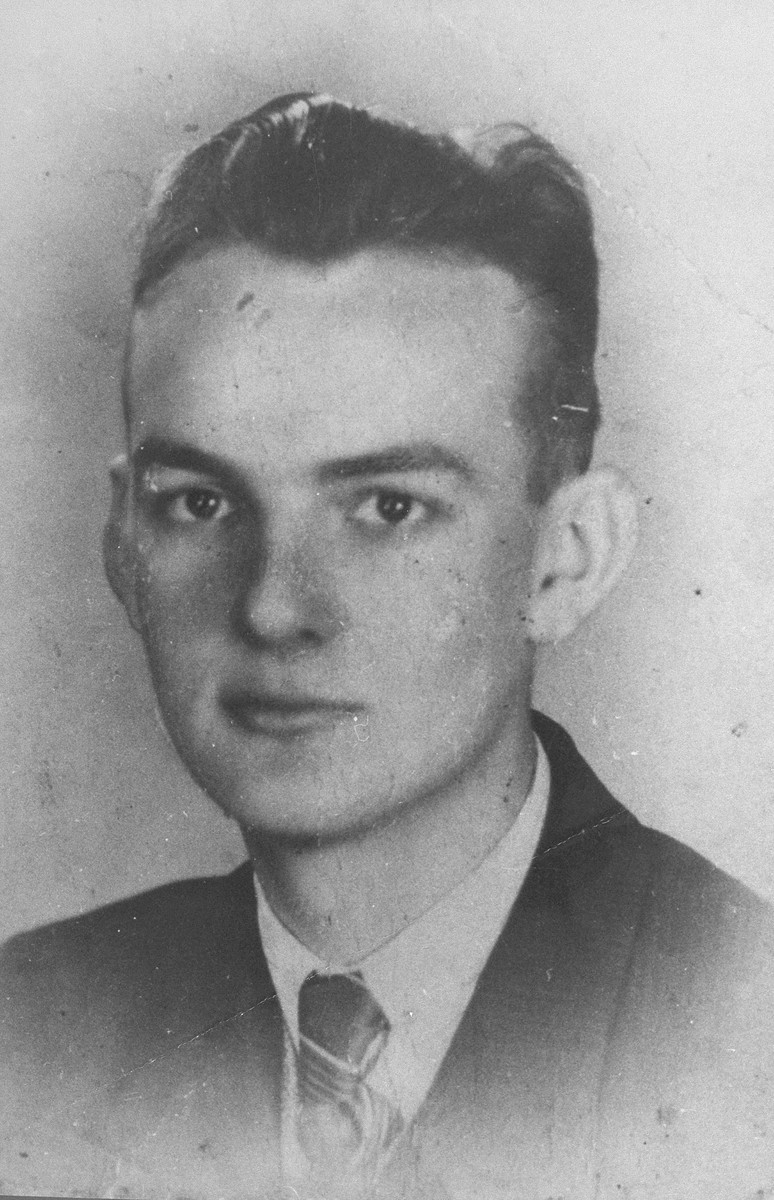 Hieronim Sabala (known as "Flora"), a member of the "Gray Columns" (code name for the underground scouts of the Polish resistance ... [LCID: 80913]