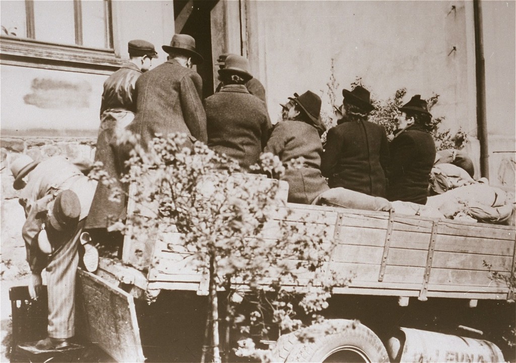 Deportation of the last Jewish inhabitants of Hohenlimburg. [LCID: 77898]