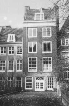 The house at Prinsengracht 263, where Anne Frank and her family were hidden. [LCID: 77950]