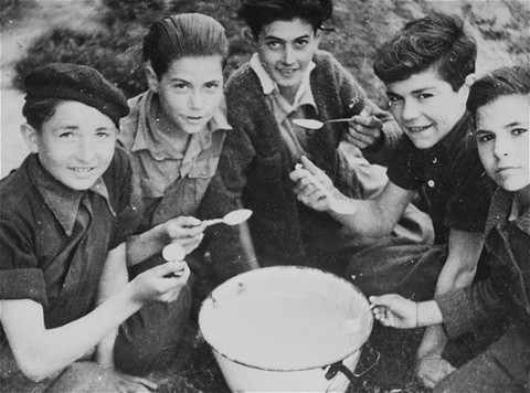 Spanish refugee children interned in the Gurs camp.