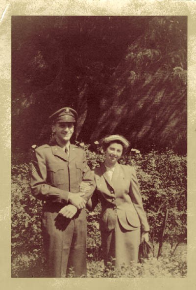 Victor (left), September 1952. [LCID: gelb28]