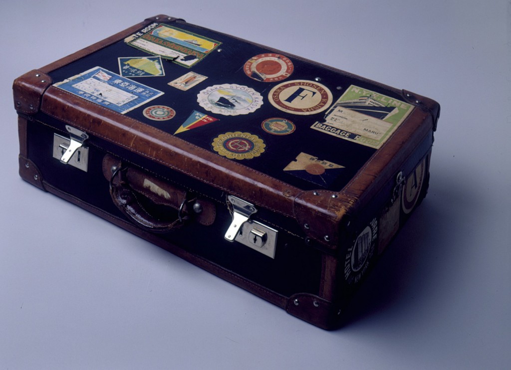 Suitcase belonging to a Polish Jewish refugee (exterior) [LCID: 2000egky]