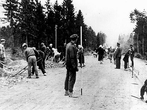 Polish forced laborers construct a highway in Germany.
