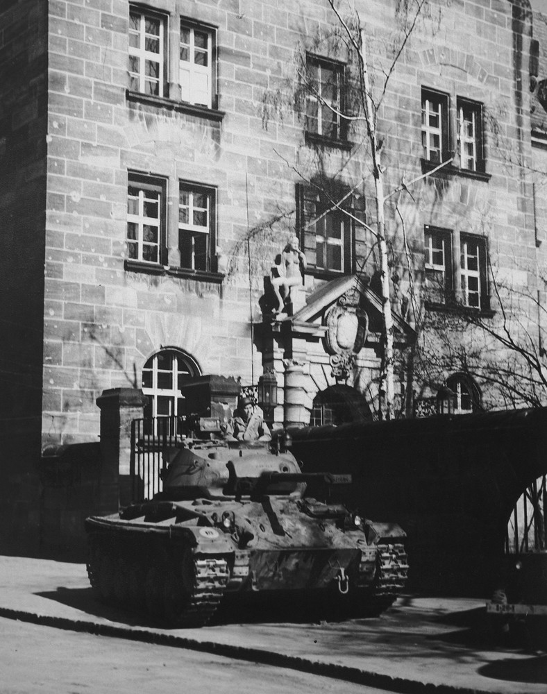 A tank guards the entrance to the Palace of Justice in Nuremberg.