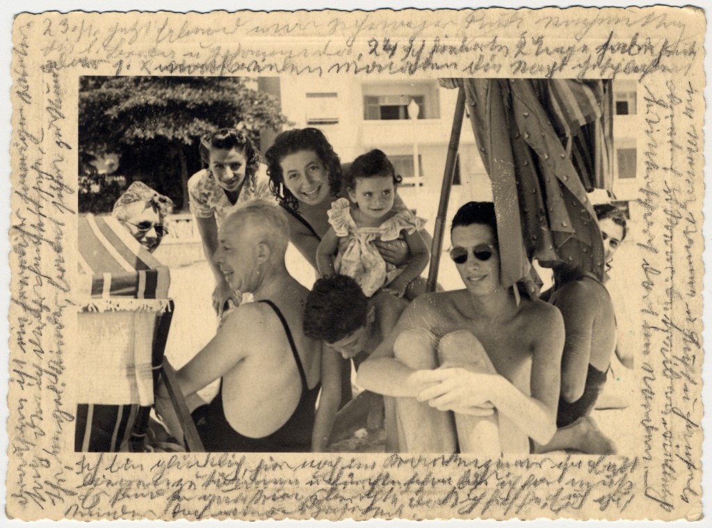 Photograph showing Helene Reik's family members and friends gathered in March 1941 in Brazil.