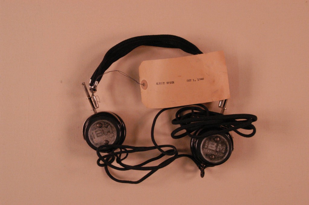 Headphones [LCID: 200561qy]