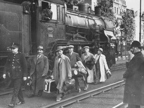 Belgium agreed to accept some of the Jewish refugee passengers of the "St. [LCID: 69261a]