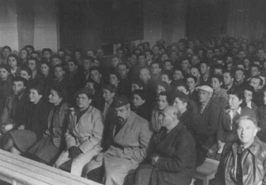 <p>Displaced persons hold the first postwar Zionist conference. Munich, Germany, 1945.</p>