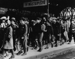 A transport of 200 Jewish children, fleeing postwar antisemitic violence in Poland, arrives at the Prague railroad station. [LCID: 31196]