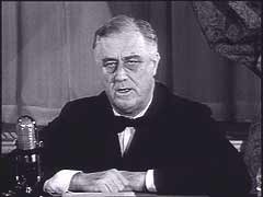 Хотя президента Рузвельта ограничивали царившие в США изоляционистские настроения, он был решительно настроен помочь демократической Великобритании продолжать войну против нацистской Германии. Даже связанный обещанием сохранять нейтралитет США в европейской войне, Рузвельт распорядился расширить военное строительство и заложил — как показано в этом фильме — основы того, что впоследствии сделало возможным рассматривать Соединенные Штаты как "великий арсенал демократии". В марте 1941 года Конгресс одобрил помощь Великобритании по ленд-лизу. Всего британцы получили от США военную помощь на сумму более 31 миллиарда долларов. Впоследствии Соединенные Штаты все-таки вступили во Вторую мировую войну после внезапного нападения Японии на Перл-Харбор 7 декабря 1941 года.