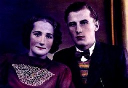 A hand-tinted photograph of Frieda Greinegger and Julian Noga as a young couple. The two had met when Julian, a forced laborer from Poland, arrived at the Greinegger farm in northern Austria. In 1941, the Gestapo sent both to concentration camps after learning of their forbidden friendship. Place uncertain, after 1945.