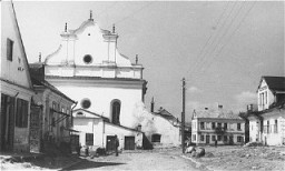 View of a street in Slonim leading up to the main synagogue. 1943.
 