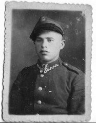 Abe Asner in Polish army uniform, 1938.