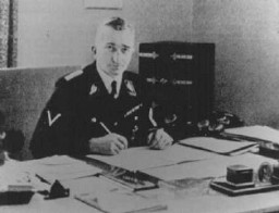 Arthur Nebe, chefe da polícia judiciária nazista (Kripo). Alemanha, foto de data incerta.